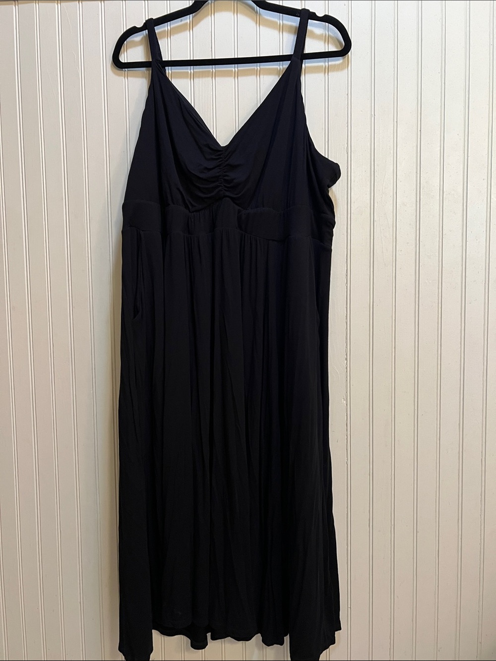 Classic Black Sleeveless V-Neck Maxi Dress